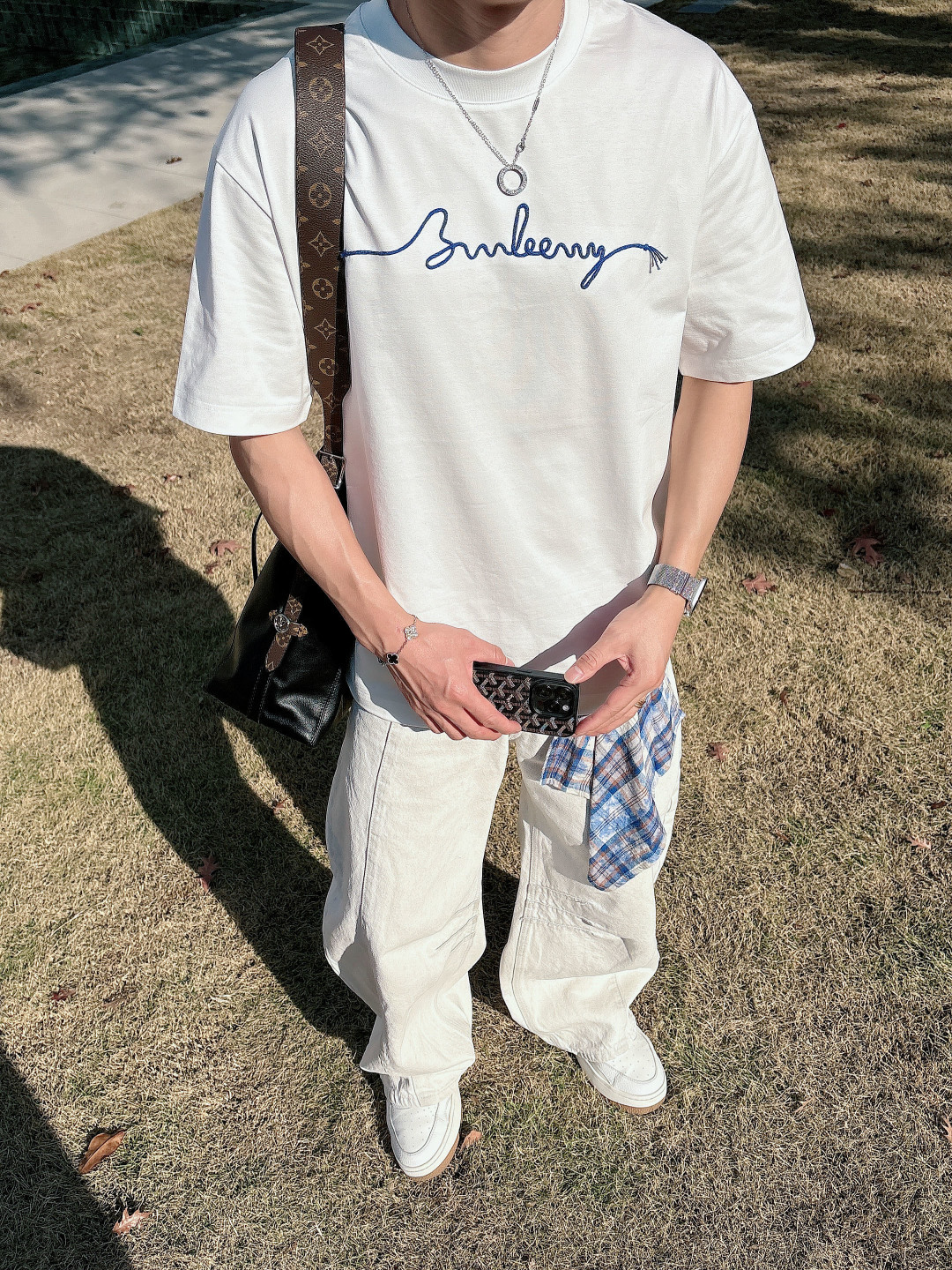 巴宝莉#BUR 2026春夏新款首发专柜最新款短袖圆领T恤 高端订制 设计前卫时尚！品牌logo重工艺设