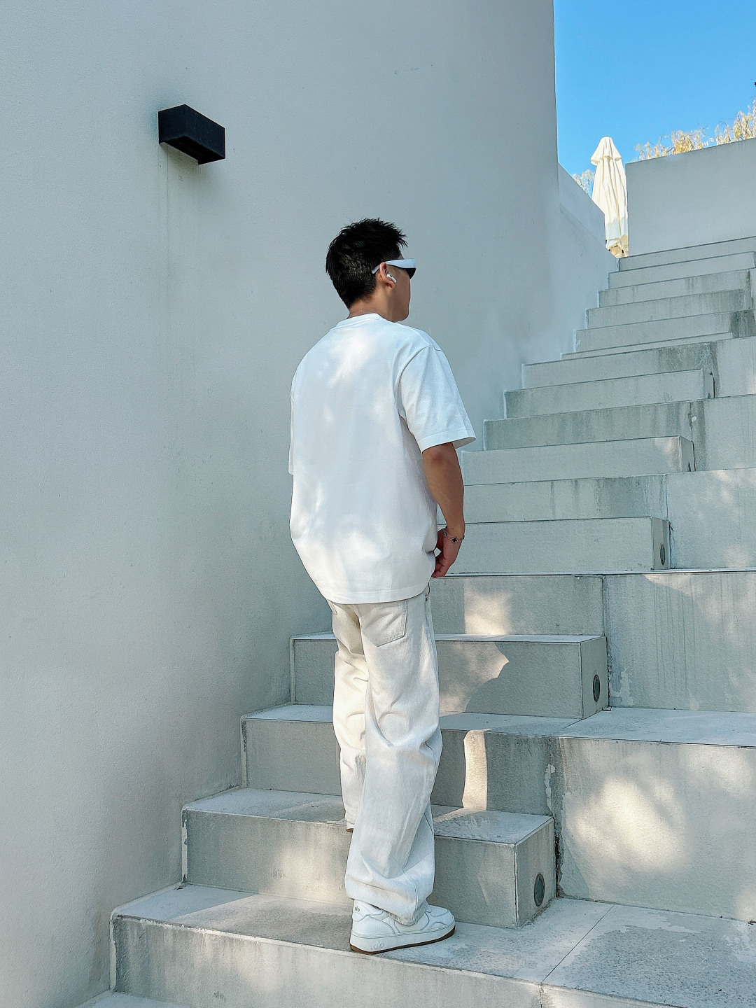 巴宝莉#BUR 2026春夏新款首发专柜最新款短袖圆领T恤 高端订制 设计前卫时尚！品牌logo重工艺设