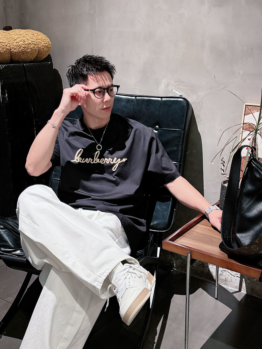 巴宝莉#BUR 2026春夏新款首发专柜最新款短袖圆领T恤 高端订制 设计前卫时尚！品牌logo重工艺设