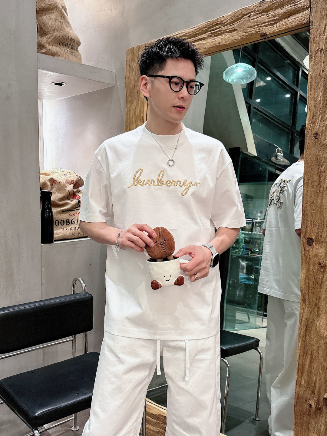 巴宝莉#BUR 2026春夏新款首发专柜最新款短袖圆领T恤 高端订制 设计前卫时尚！品牌logo重工艺设