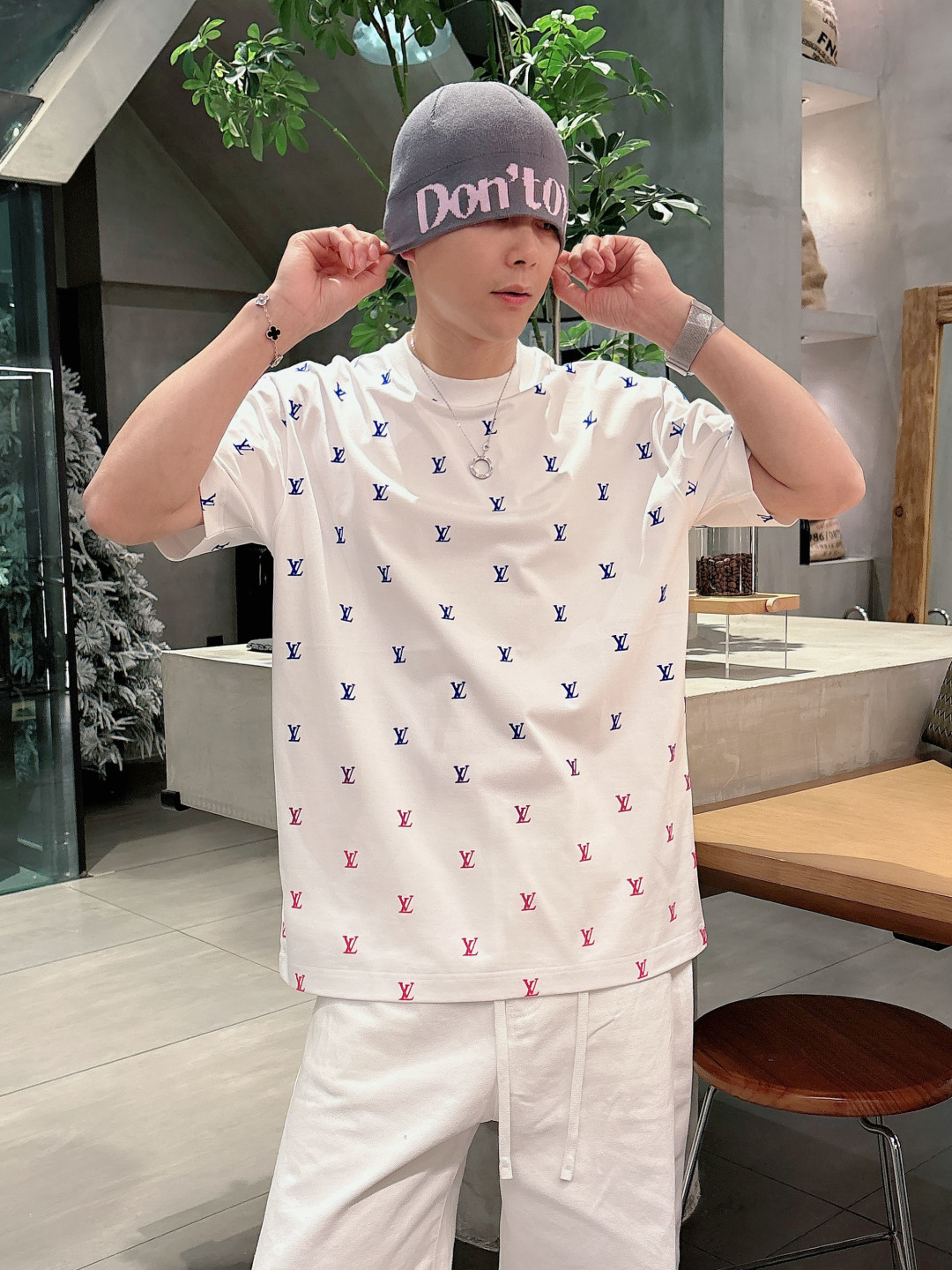 LV men LV 2026 New New T ！ logo . . . . . ！ ！ — photo 8