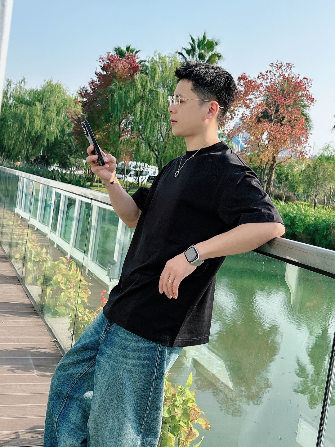 巴宝莉#BUR 2026春夏新款首发专柜最新款短袖圆领T恤 高端订制 设计前卫时尚！品牌logo重工艺设