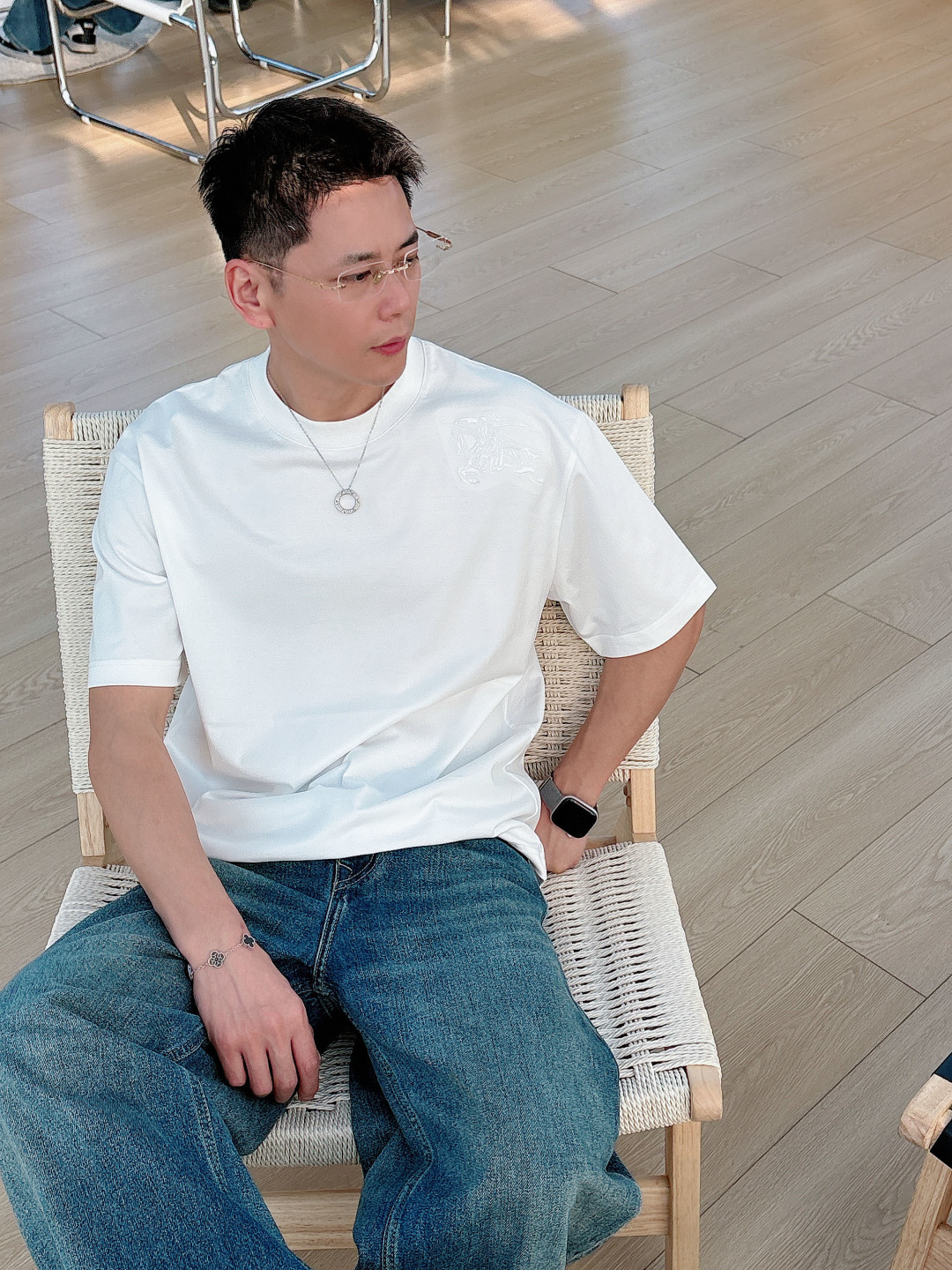 巴宝莉#BUR 2026春夏新款首发专柜最新款短袖圆领T恤 高端订制 设计前卫时尚！品牌logo重工艺设