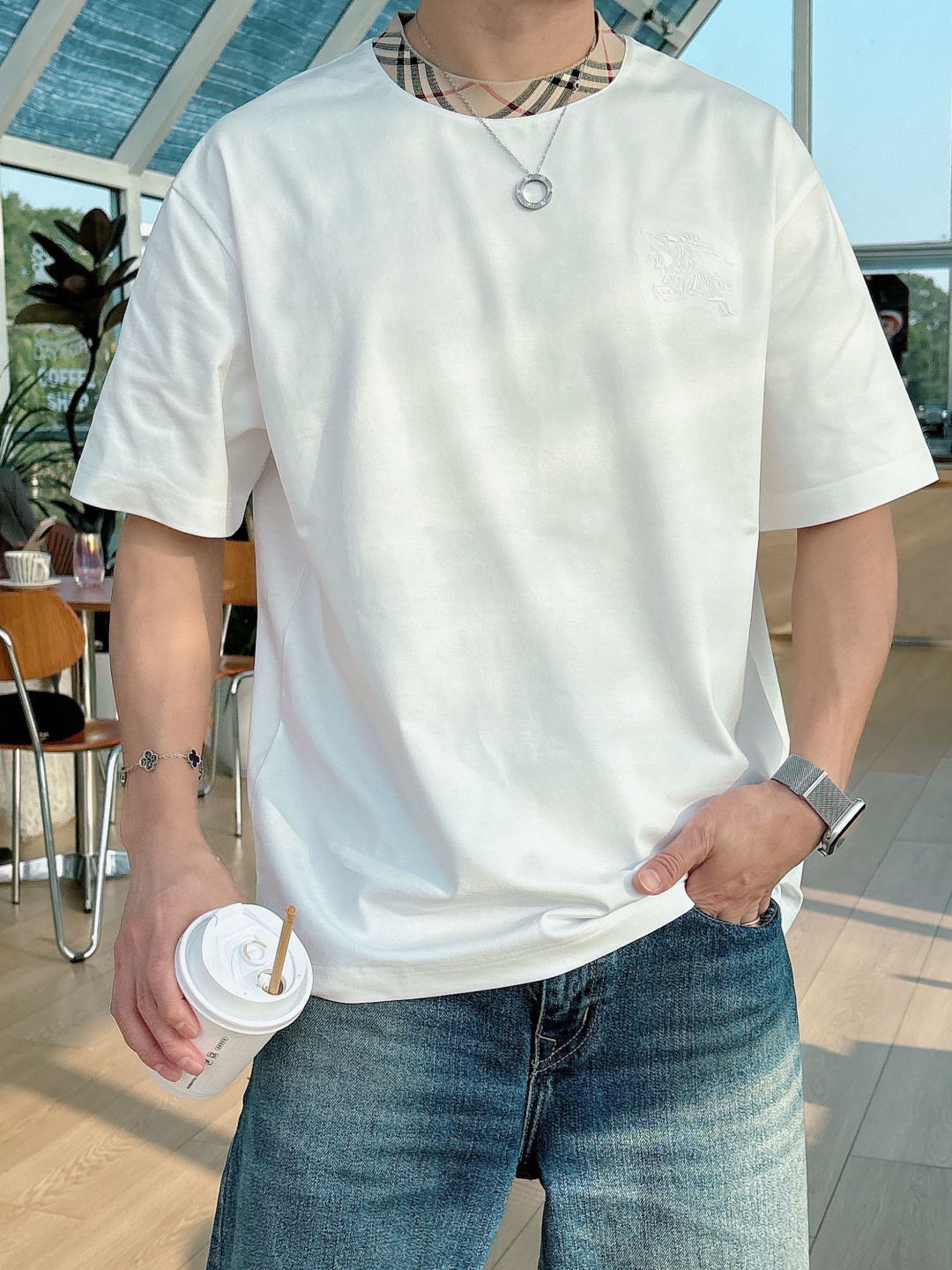 巴宝莉#BUR 2026春夏新款首发专柜最新款短袖圆领T恤 高端订制 设计前卫时尚！品牌logo重工艺设