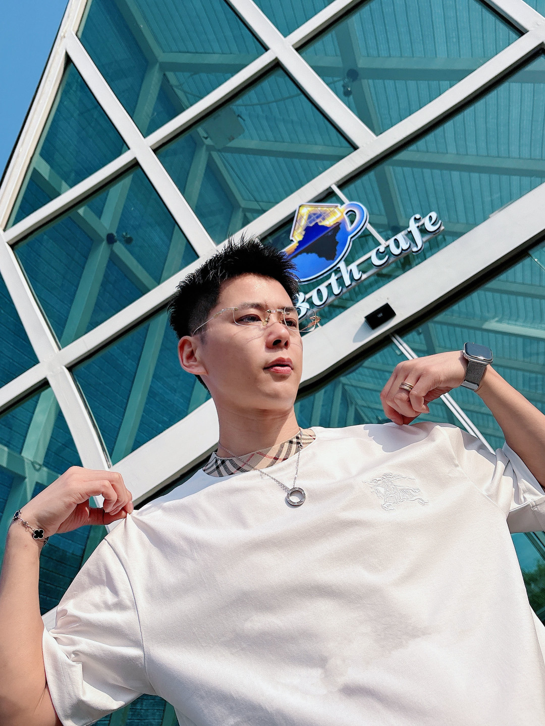 巴宝莉#BUR 2026春夏新款首发专柜最新款短袖圆领T恤 高端订制 设计前卫时尚！品牌logo重工艺设