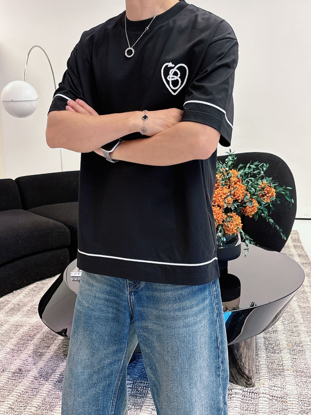 巴宝莉#BUR 2026春夏新款首发专柜最新款短袖圆领T恤 高端订制 设计前卫时尚！品牌logo重工艺设