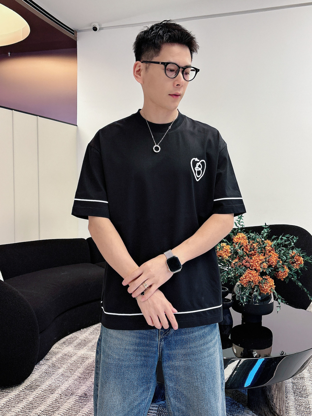 巴宝莉#BUR 2026春夏新款首发专柜最新款短袖圆领T恤 高端订制 设计前卫时尚！品牌logo重工艺设