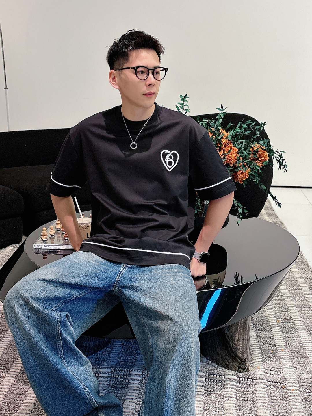 巴宝莉#BUR 2026春夏新款首发专柜最新款短袖圆领T恤 高端订制 设计前卫时尚！品牌logo重工艺设