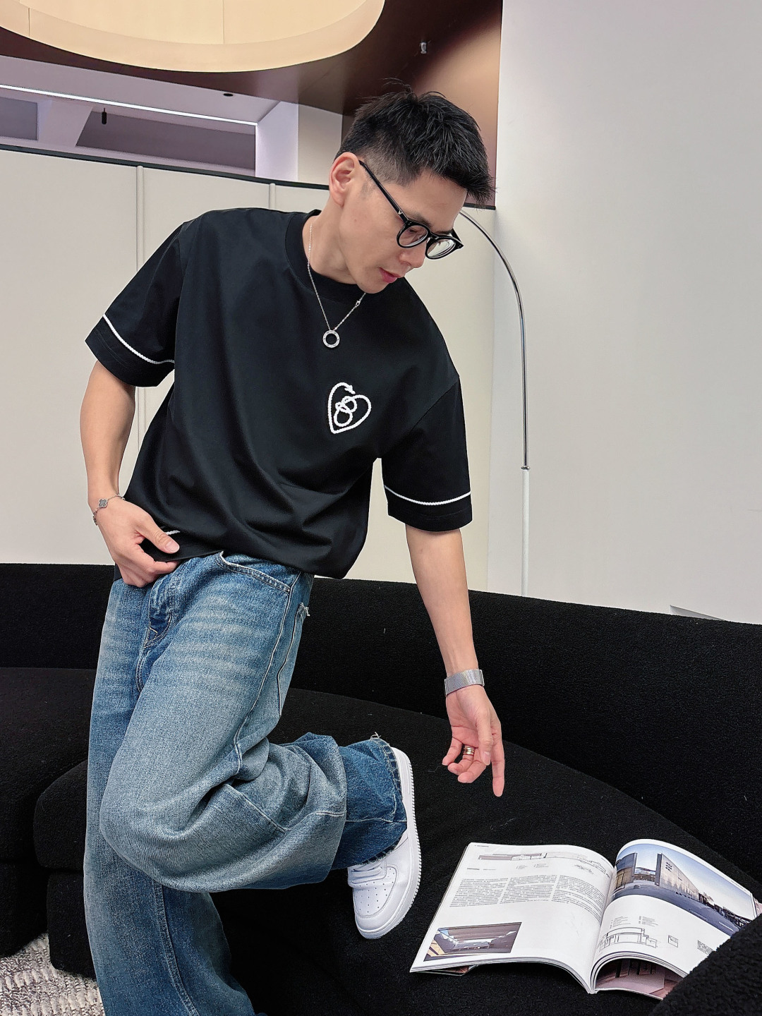 巴宝莉#BUR 2026春夏新款首发专柜最新款短袖圆领T恤 高端订制 设计前卫时尚！品牌logo重工艺设