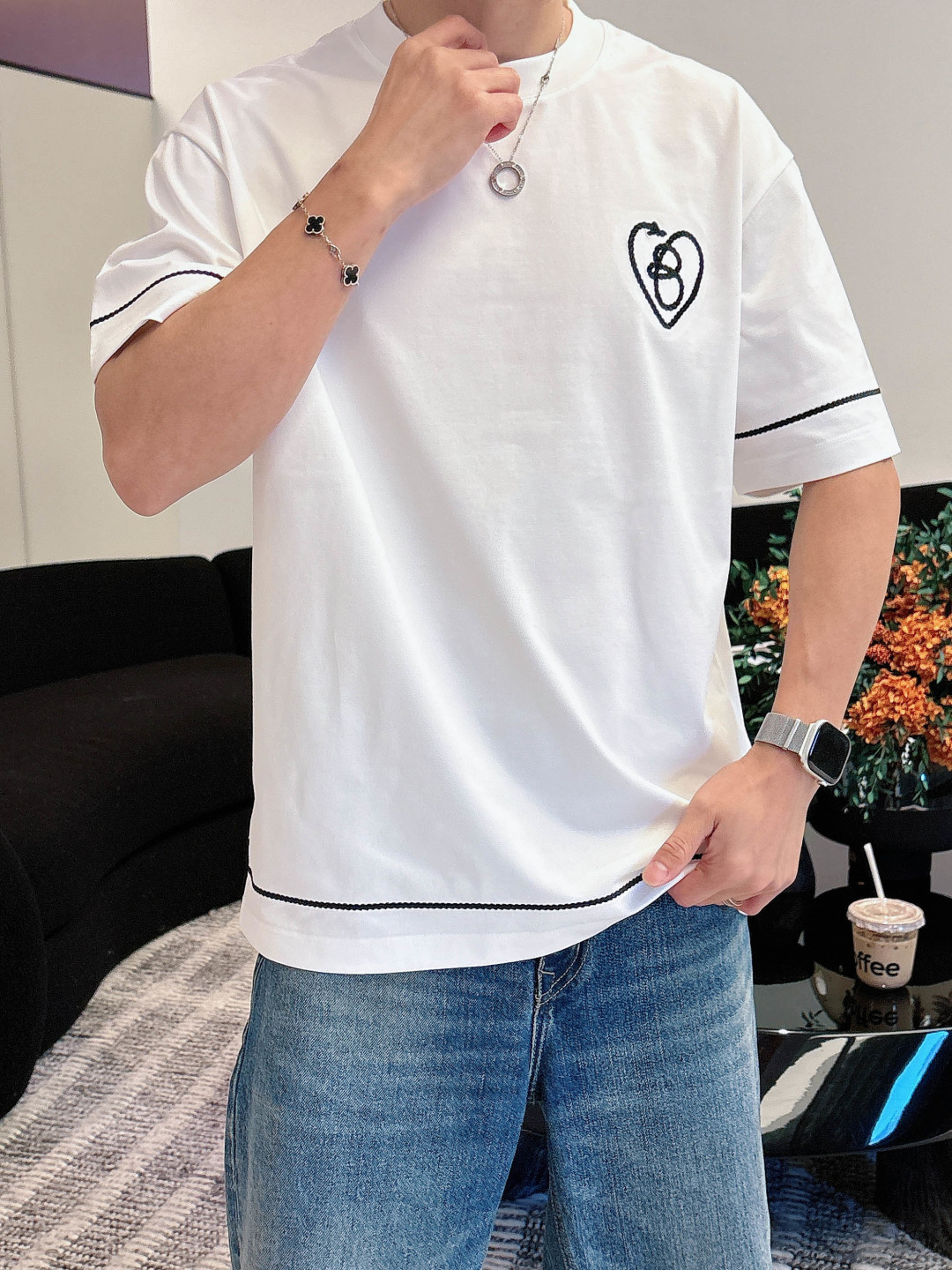 巴宝莉#BUR 2026春夏新款首发专柜最新款短袖圆领T恤 高端订制 设计前卫时尚！品牌logo重工艺设