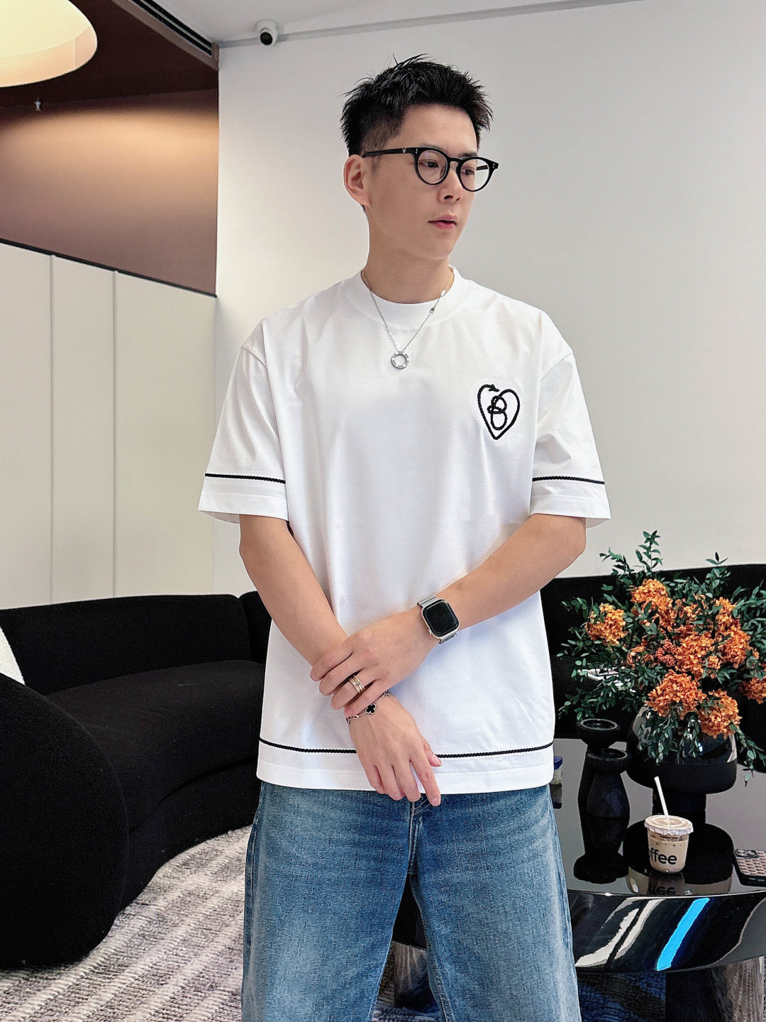 巴宝莉#BUR 2026春夏新款首发专柜最新款短袖圆领T恤 高端订制 设计前卫时尚！品牌logo重工艺设