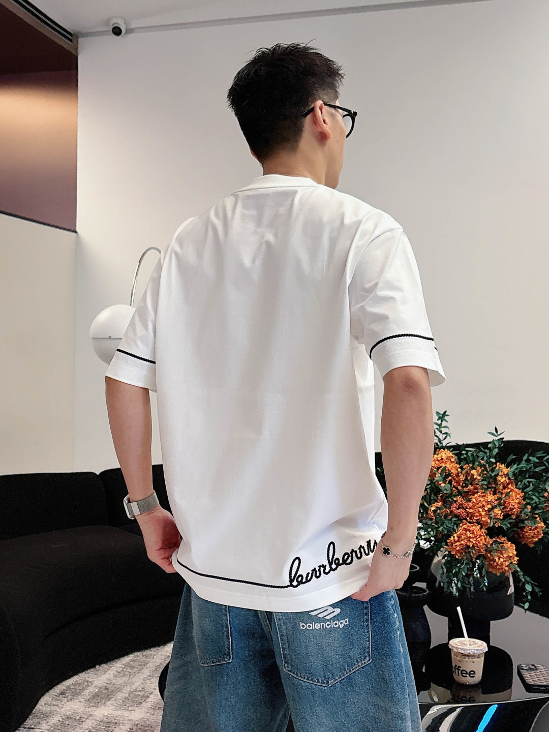 巴宝莉#BUR 2026春夏新款首发专柜最新款短袖圆领T恤 高端订制 设计前卫时尚！品牌logo重工艺设