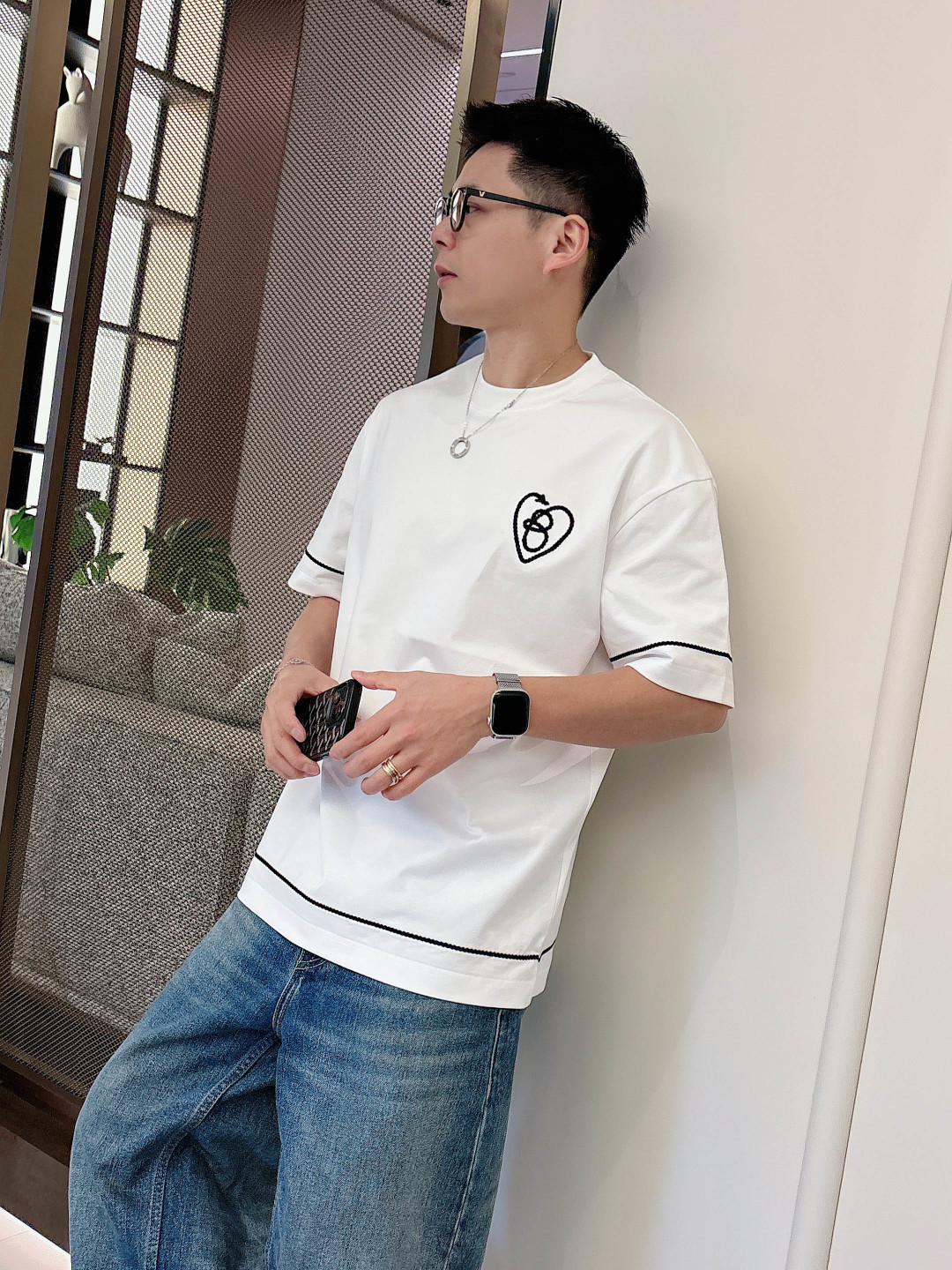 巴宝莉#BUR 2026春夏新款首发专柜最新款短袖圆领T恤 高端订制 设计前卫时尚！品牌logo重工艺设