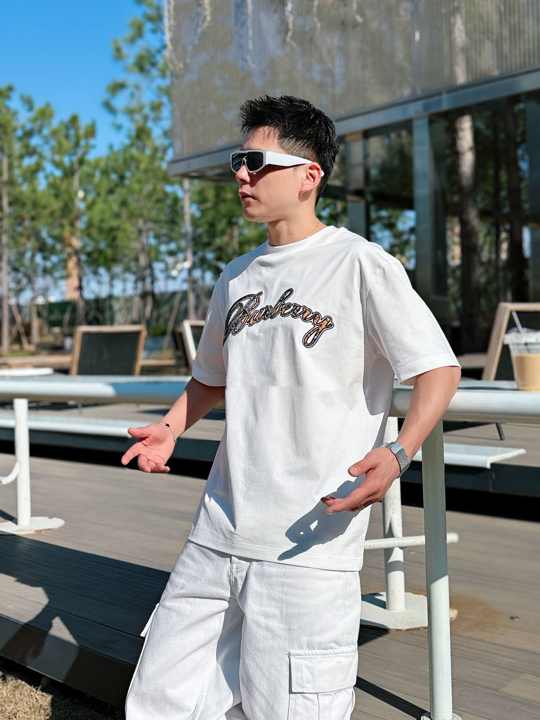 巴宝莉#BUR 2026春夏新款首发专柜最新款短袖圆领T恤 高端订制 设计前卫时尚！品牌logo重工艺设