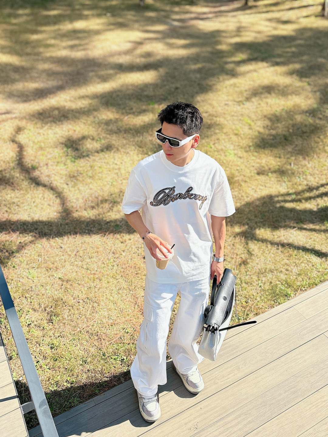 巴宝莉#BUR 2026春夏新款首发专柜最新款短袖圆领T恤 高端订制 设计前卫时尚！品牌logo重工艺设