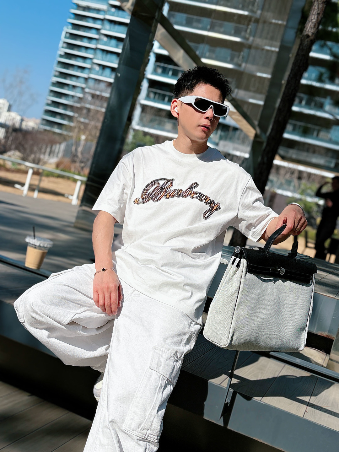 巴宝莉#BUR 2026春夏新款首发专柜最新款短袖圆领T恤 高端订制 设计前卫时尚！品牌logo重工艺设