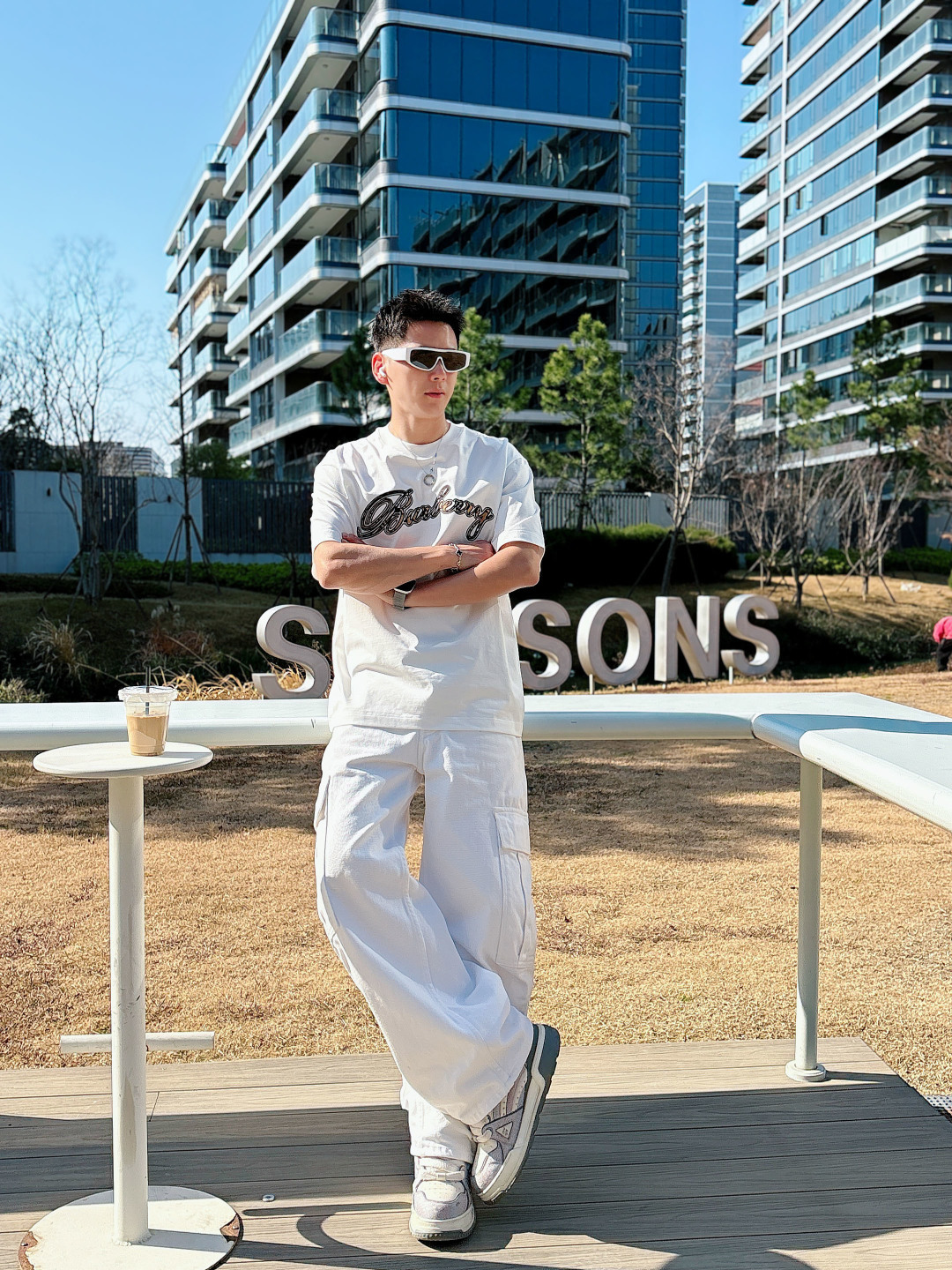 巴宝莉#BUR 2026春夏新款首发专柜最新款短袖圆领T恤 高端订制 设计前卫时尚！品牌logo重工艺设