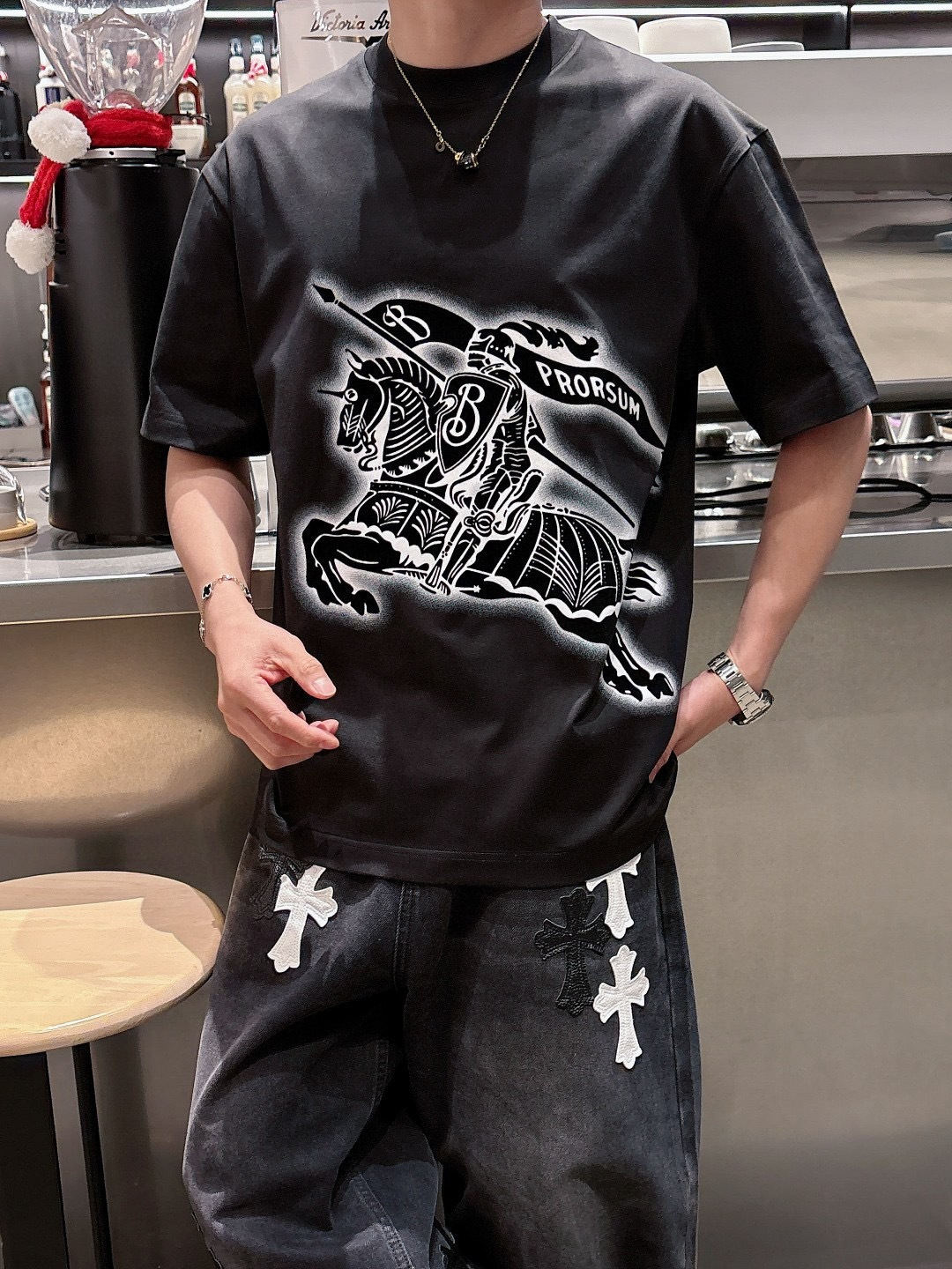 巴宝莉#Bur 2026春夏新款首发专柜最新款短袖圆领T恤 高端订制 设计前卫时尚！品牌logo重工艺设