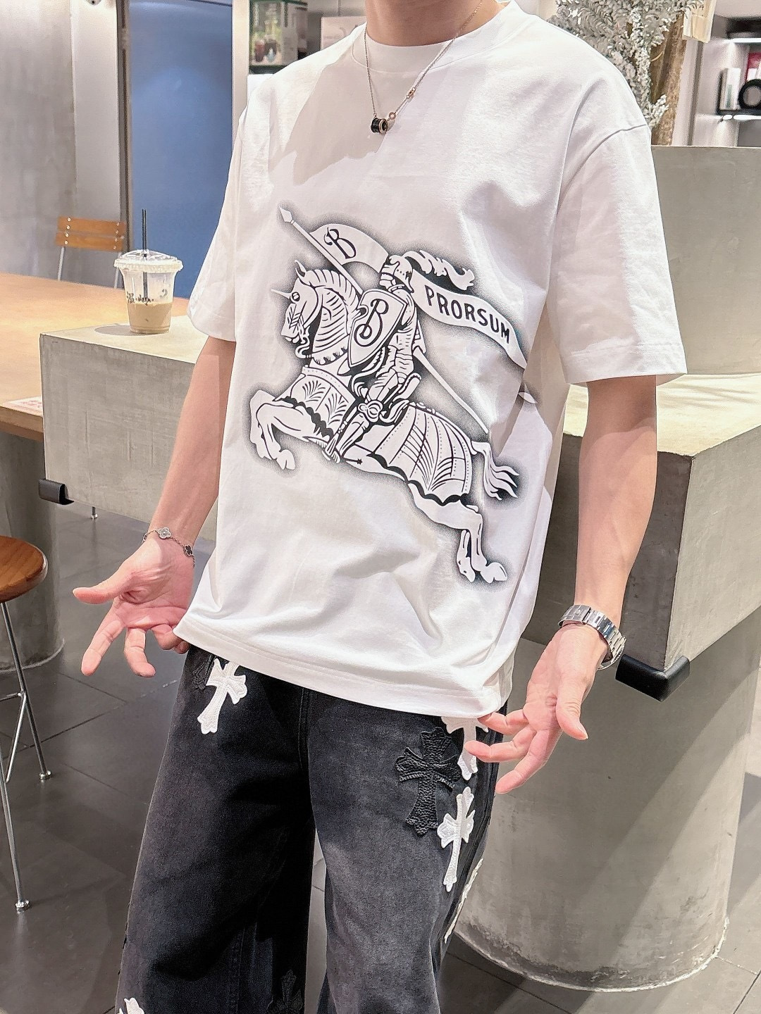 巴宝莉#Bur 2026春夏新款首发专柜最新款短袖圆领T恤 高端订制 设计前卫时尚！品牌logo重工艺设