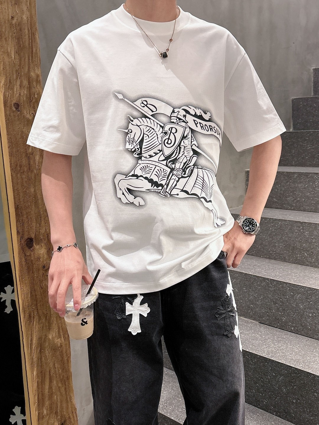 巴宝莉#Bur 2026春夏新款首发专柜最新款短袖圆领T恤 高端订制 设计前卫时尚！品牌logo重工艺设