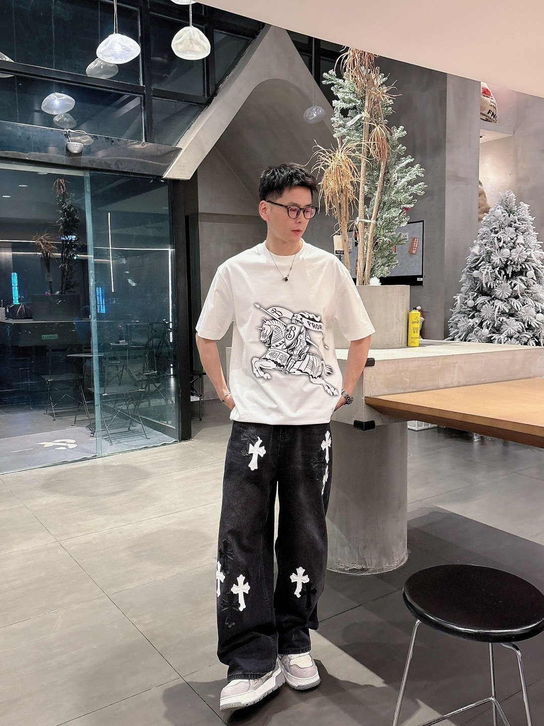 巴宝莉#Bur 2026春夏新款首发专柜最新款短袖圆领T恤 高端订制 设计前卫时尚！品牌logo重工艺设