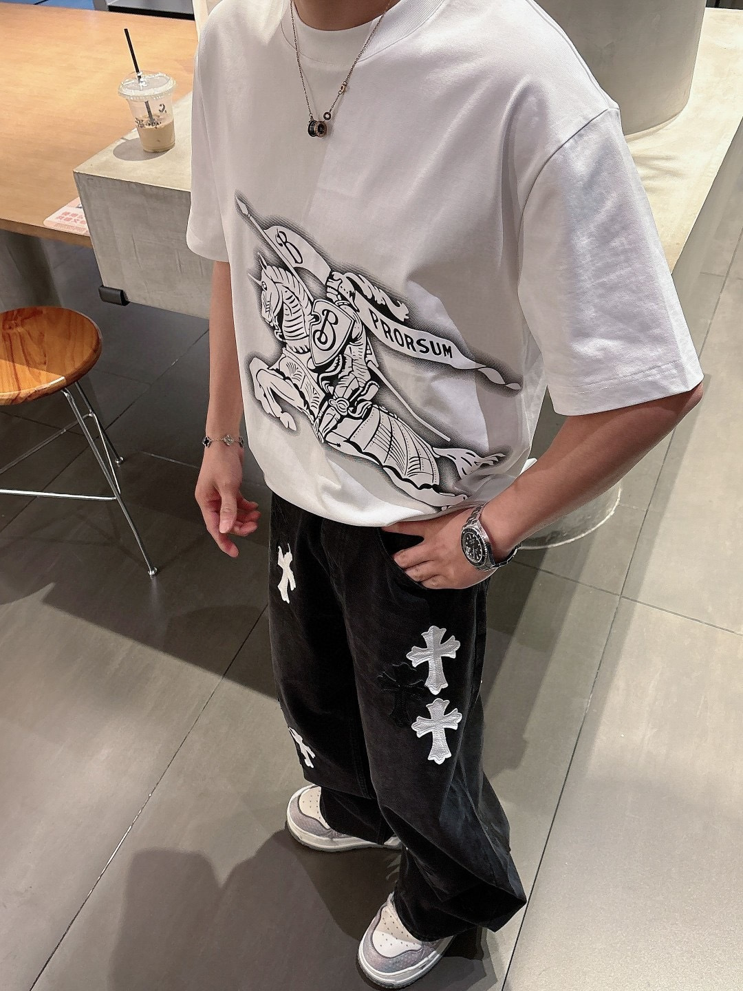 巴宝莉#Bur 2026春夏新款首发专柜最新款短袖圆领T恤 高端订制 设计前卫时尚！品牌logo重工艺设