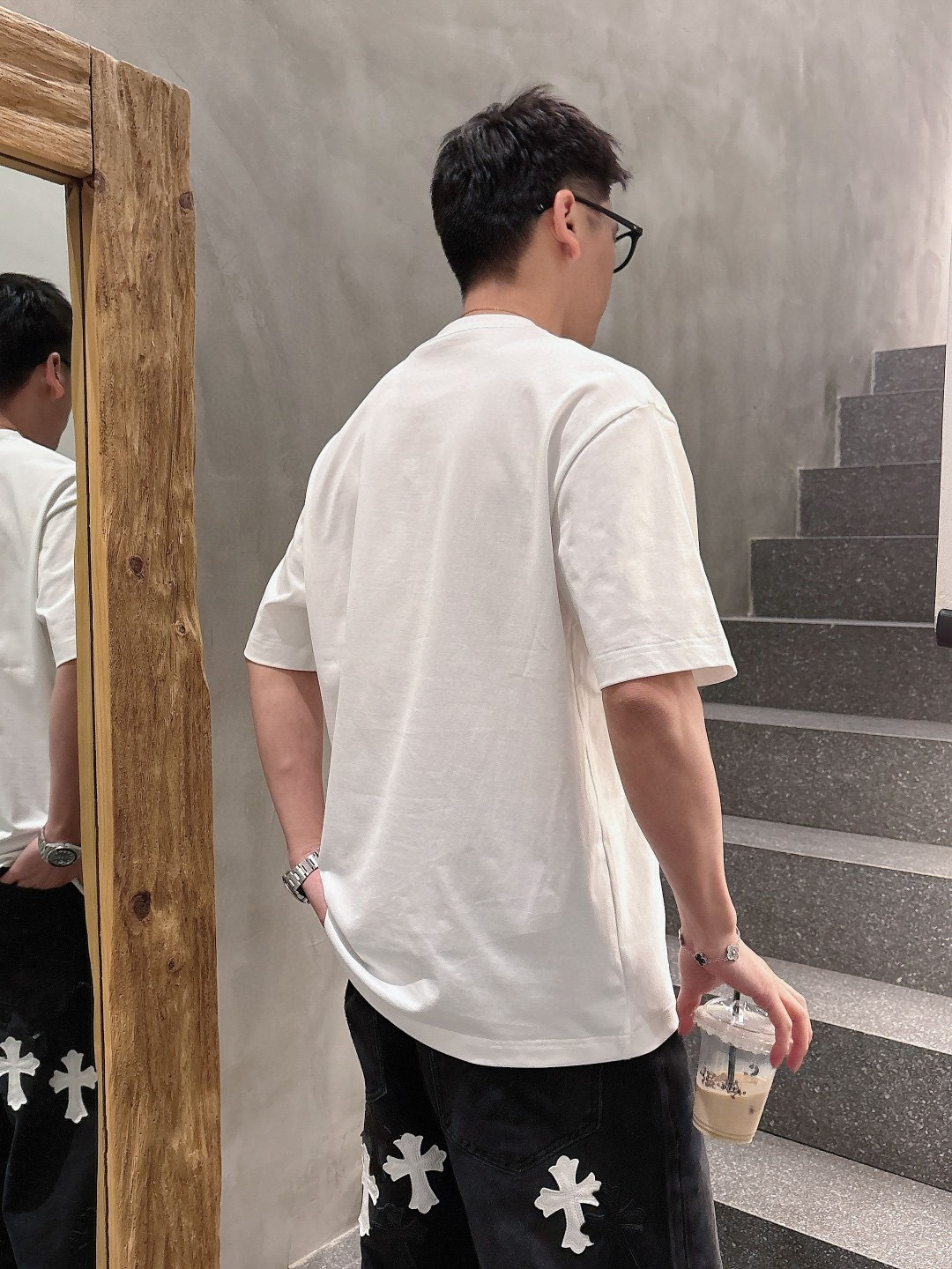 巴宝莉#Bur 2026春夏新款首发专柜最新款短袖圆领T恤 高端订制 设计前卫时尚！品牌logo重工艺设