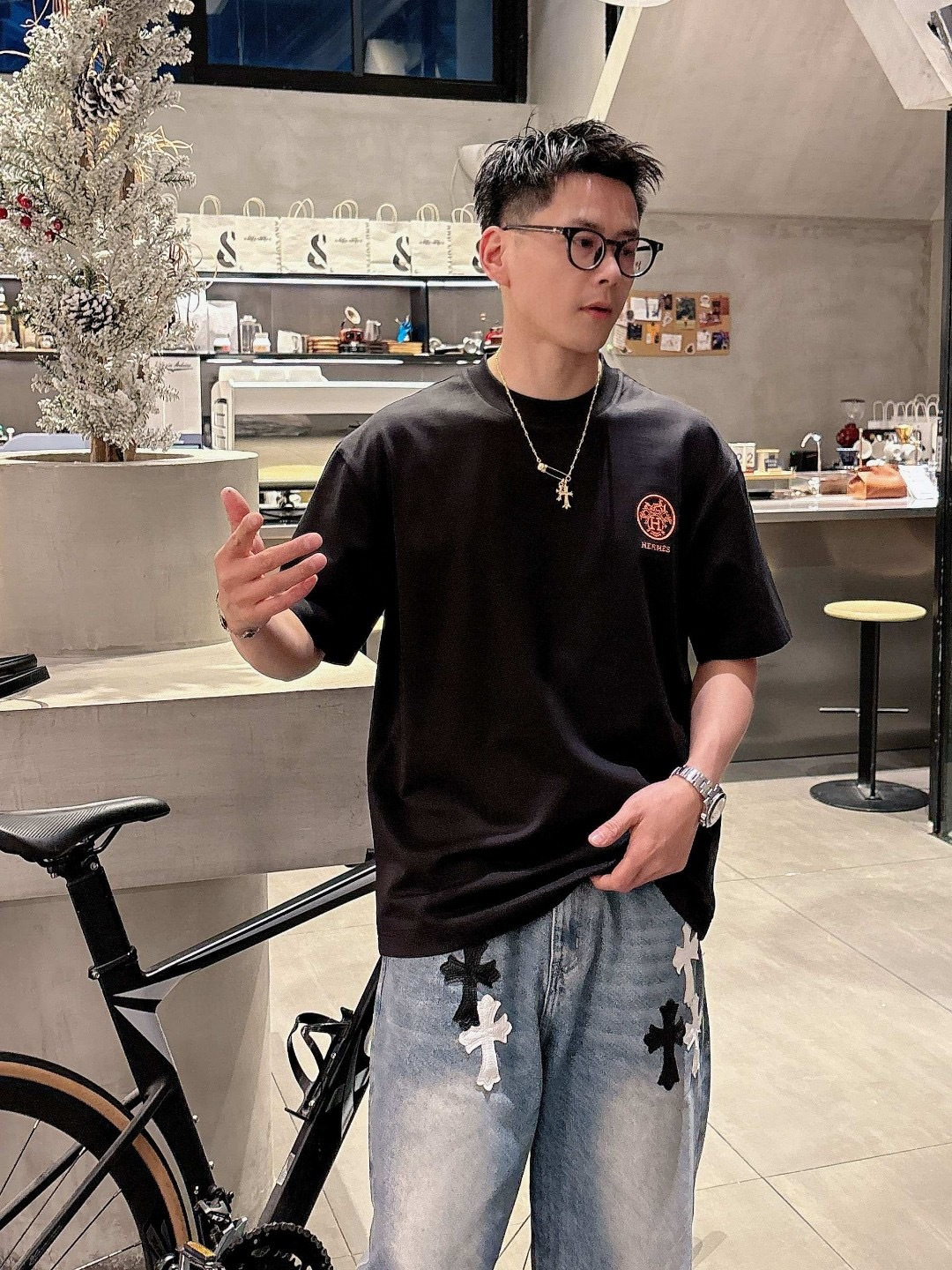 爱马仕#Hermes 2026春夏新款首发专柜最新款短袖圆领T恤 高端订制 设计前卫时尚！品牌logo重