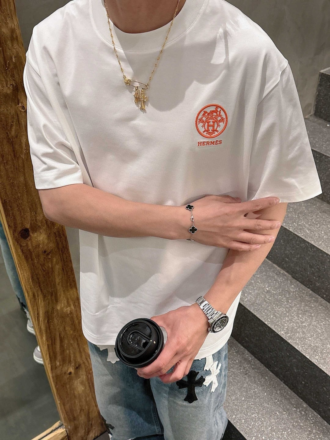 爱马仕#Hermes 2026春夏新款首发专柜最新款短袖圆领T恤 高端订制 设计前卫时尚！品牌logo重