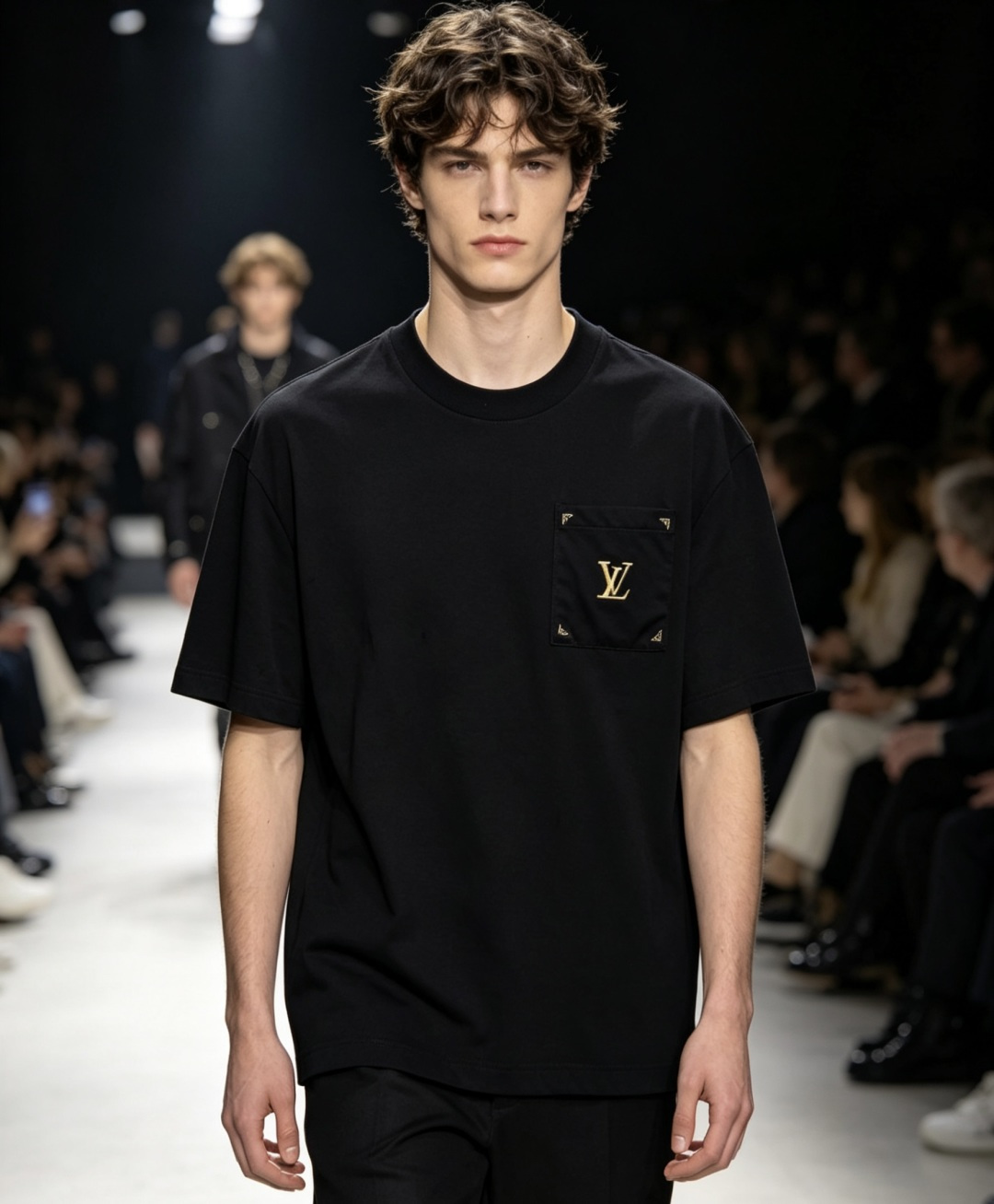 NO:866636,LV 2026 spring and summer new style debut counter, the latest short-sleeved round neck T-shirt, high-end customization, avant-garde and fashionable design!  Brand logo emphasizes craftsmanship design. High-end customized 100% cotton top-grade mercerized fabric. Soft to the touch. Comfortable to wear. Exquisite stitching at the counter level. Fine workmanship. The upper body effect is incomparably handsome!  A must-have item for a stylish man!  Color Black White Size M-3XL,,louis vuitton,T-shirt,tees,t-shirt,19860909LV 2026春夏新款首发专柜最新款短袖圆领T恤 高端订制 设计前卫时尚！品牌logo重工艺设计 高端定制百分百棉顶级丝光面料.手感柔软.穿着舒适.专柜级别精致车线.做工精细.上身效果无敌帅气！型男必备单品！ 颜色黑色 白色 码数M-3XL,,louis vuitton,T-shirt,tees，t-shirt,,Men's clothing
