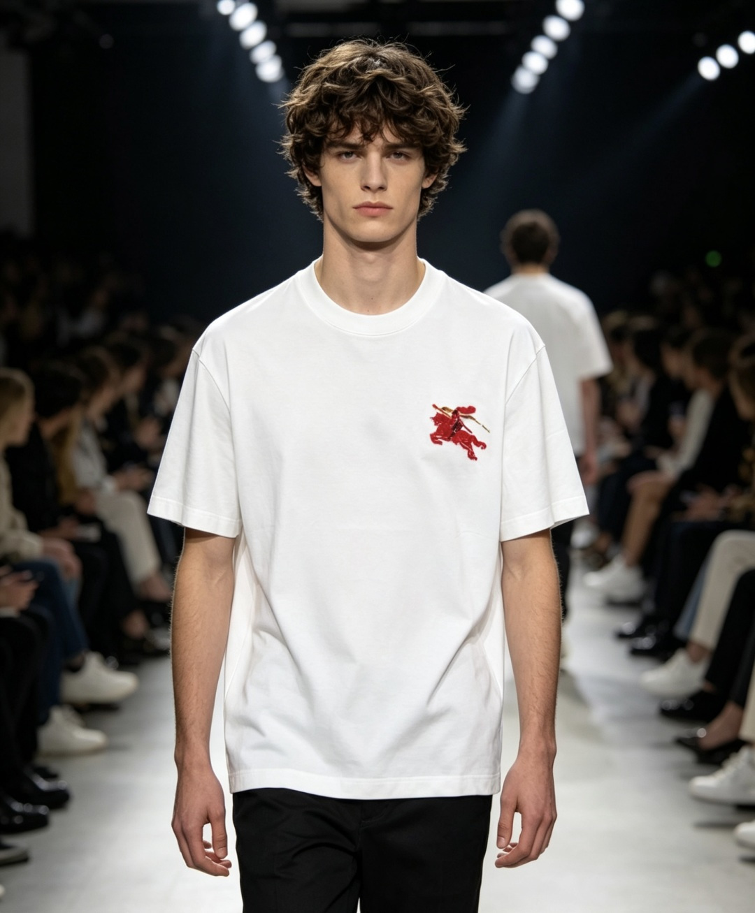 NO:866664,Burberry's 2026 spring and summer new style debut counter, the latest short-sleeved round neck T-shirt, high-end customization, avant-garde and fashionable design!  Brand logo emphasizes craftsmanship design. High-end customized 100% cotton top-grade mercerized fabric. Soft to the touch. Comfortable to wear. Exquisite stitching at the counter level. Fine workmanship. The upper body effect is incomparably handsome!  A must-have item for a stylish man!  Color Black White Size M-3XL,,burberry,T-shirt,tees,t-shirt,19860909巴宝莉 2026春夏新款首发专柜最新款短袖圆领T恤 高端订制 设计前卫时尚！品牌logo重工艺设计 高端定制百分百棉顶级丝光面料.手感柔软.穿着舒适.专柜级别精致车线.做工精细.上身效果无敌帅气！型男必备单品！ 颜色黑色 白色 码数M-3XL,,burberry,T-shirt,tees，t-shirt,,Men's clothing