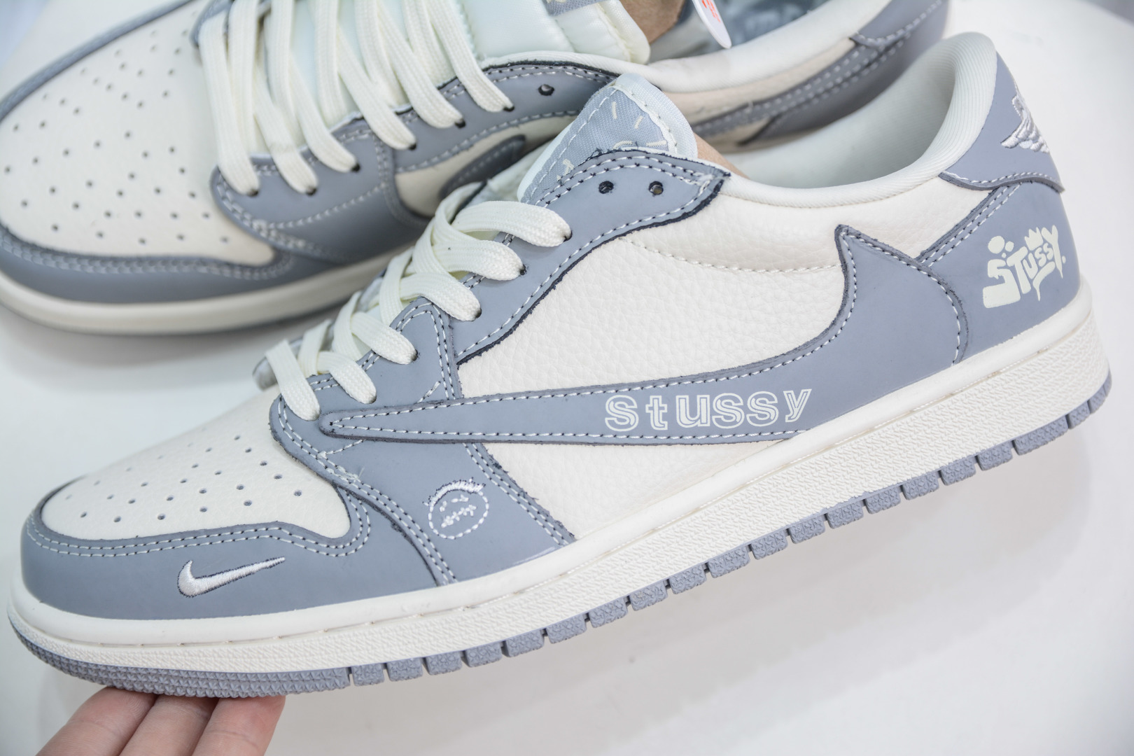 270  TS x Air Jordan x Stussy AJ1 Low 倒钩低帮斯图西联名-白灰  LD2025-001