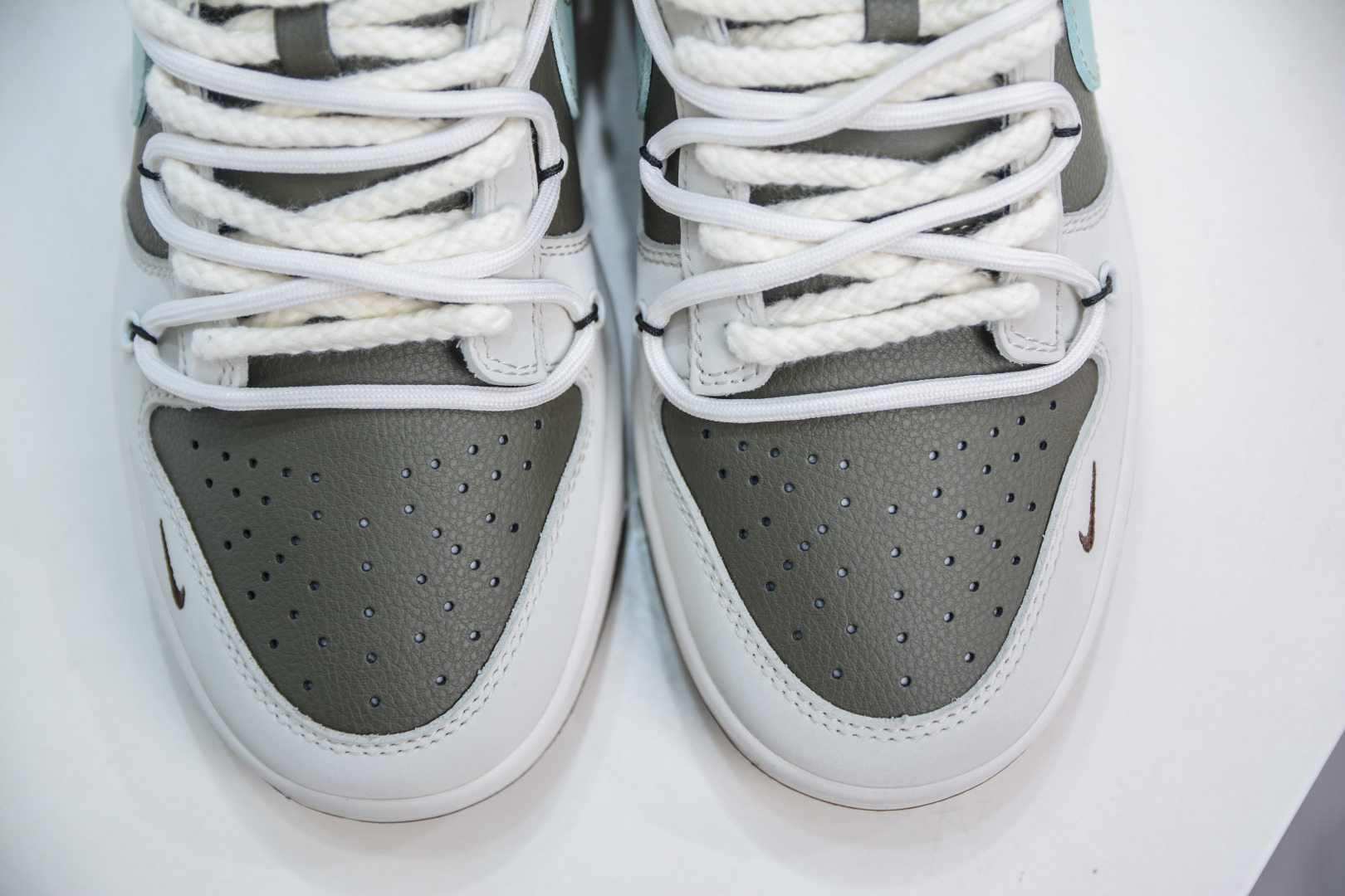 300  Nike SB Dunk Low ”Year of the Snake” 蛇年限定 灰绿绑带 YX5066-289