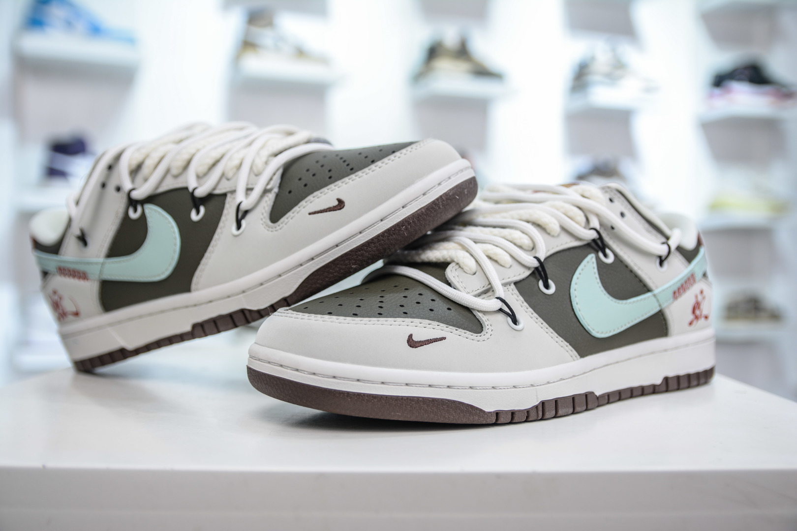 300  Nike SB Dunk Low ”Year of the Snake” 蛇年限定 灰绿绑带 YX5066-289
