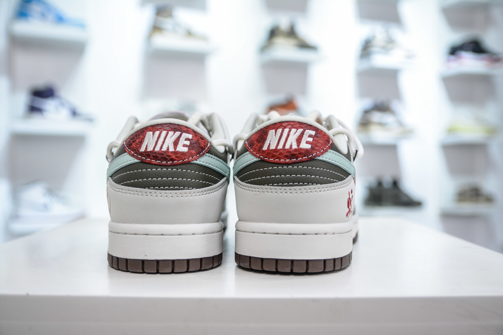 300  Nike SB Dunk Low ”Year of the Snake” 蛇年限定 灰绿绑带 YX5066-289