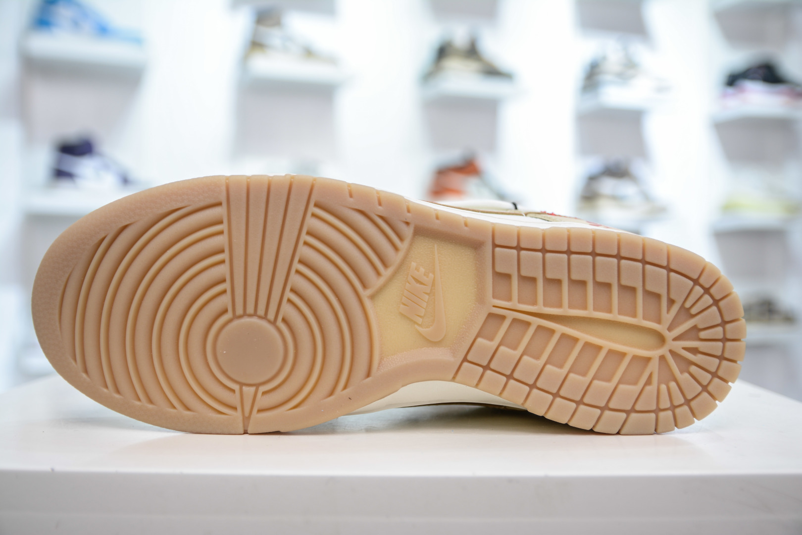 300  Nike SB Dunk Low ”Year of the Snake” 蛇年限定 白金绑带 YX5066-291