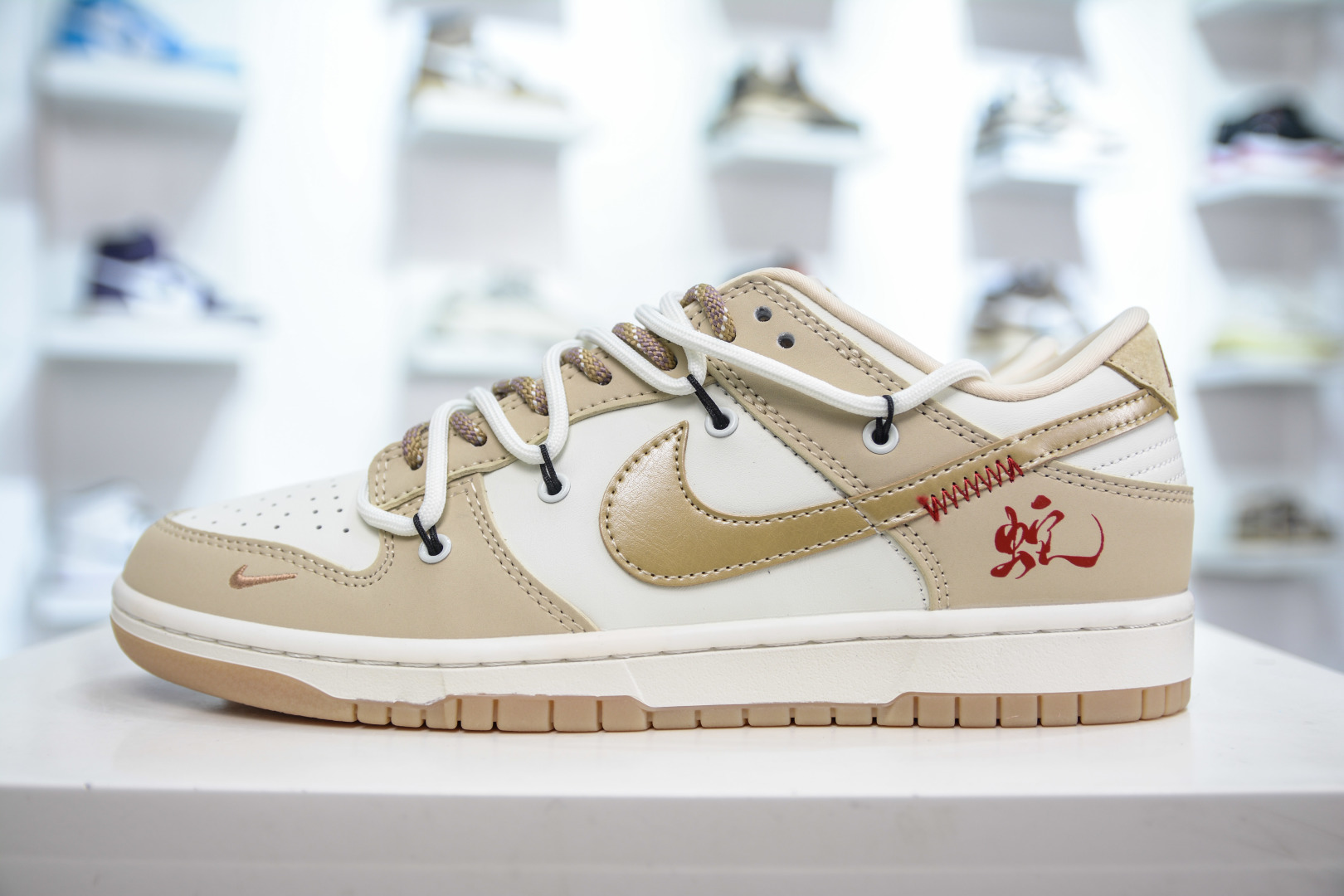 300  Nike SB Dunk Low ”Year of the Snake” 蛇年限定 白金绑带 YX5066-291