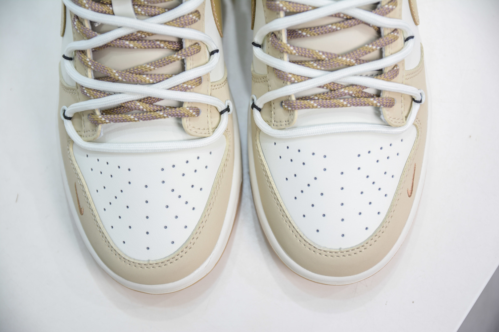 300  Nike SB Dunk Low ”Year of the Snake” 蛇年限定 白金绑带 YX5066-291