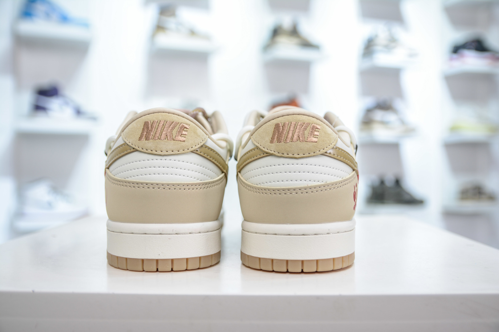 300  Nike SB Dunk Low ”Year of the Snake” 蛇年限定 白金绑带 YX5066-291