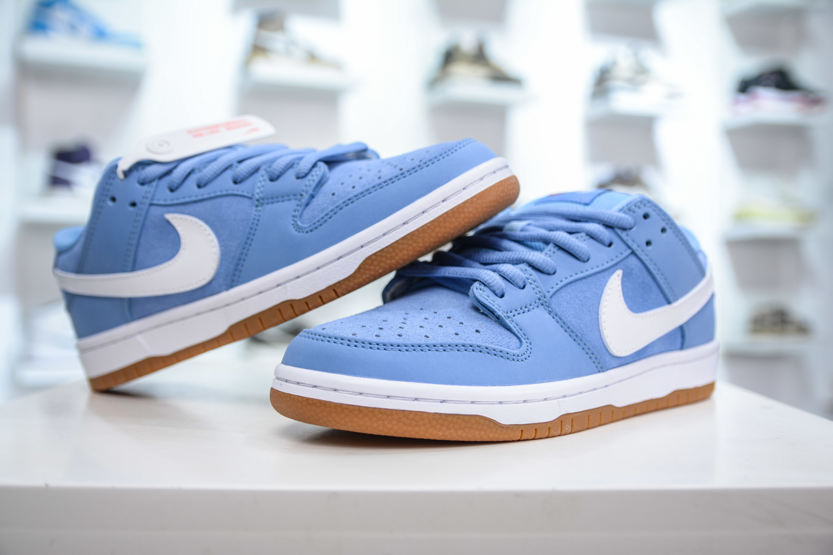 220  NIKE SB Dunk Low Pro ISO ”University Blue” 白蓝生胶  FJ1674-401