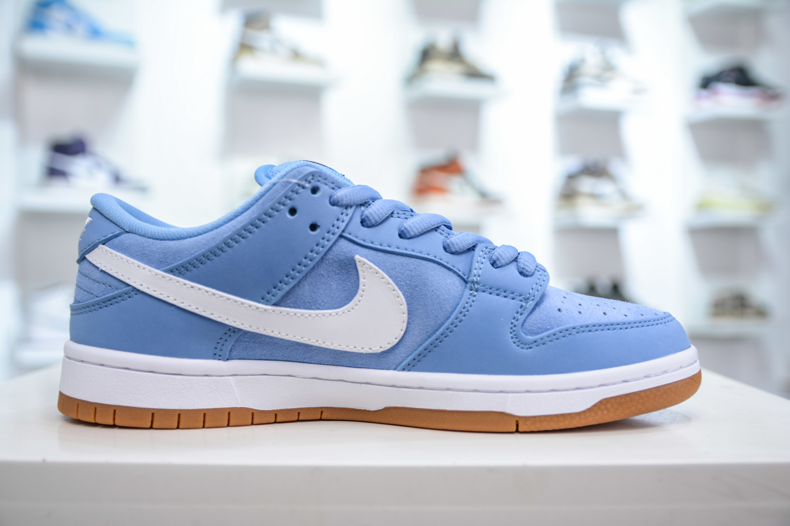 220  NIKE SB Dunk Low Pro ISO ”University Blue” 白蓝生胶  FJ1674-401