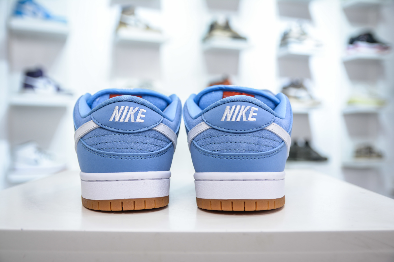220  NIKE SB Dunk Low Pro ISO ”University Blue” 白蓝生胶  FJ1674-401