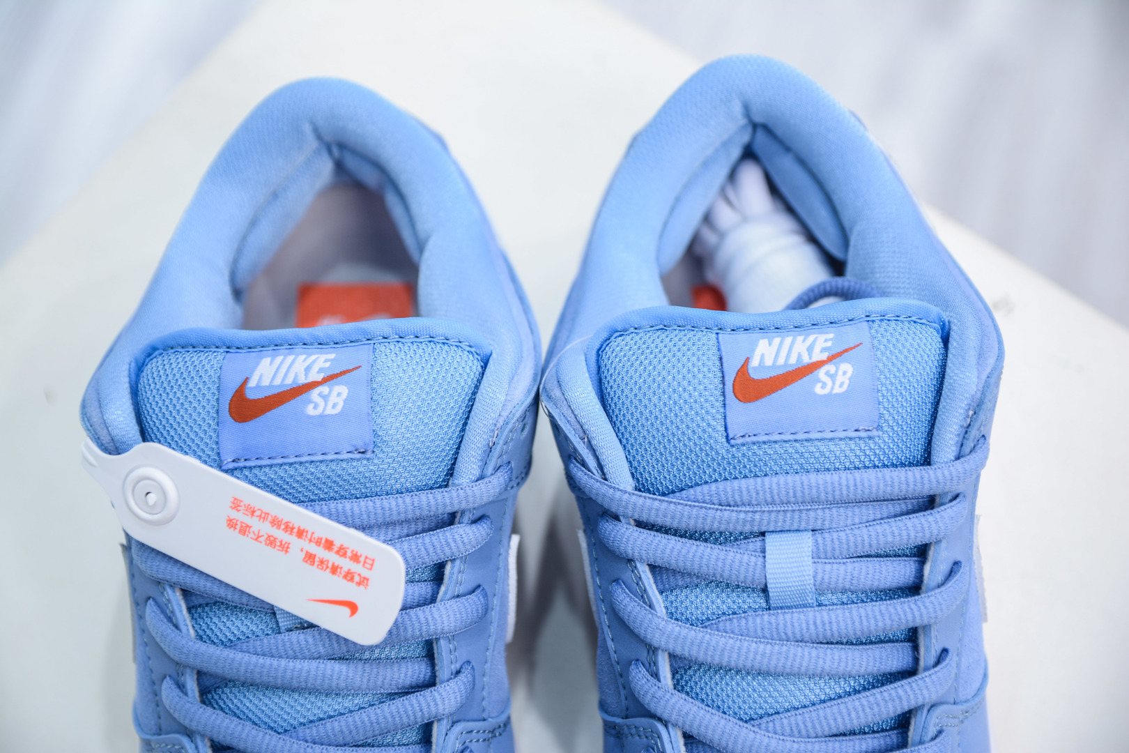 220  NIKE SB Dunk Low Pro ISO ”University Blue” 白蓝生胶  FJ1674-401