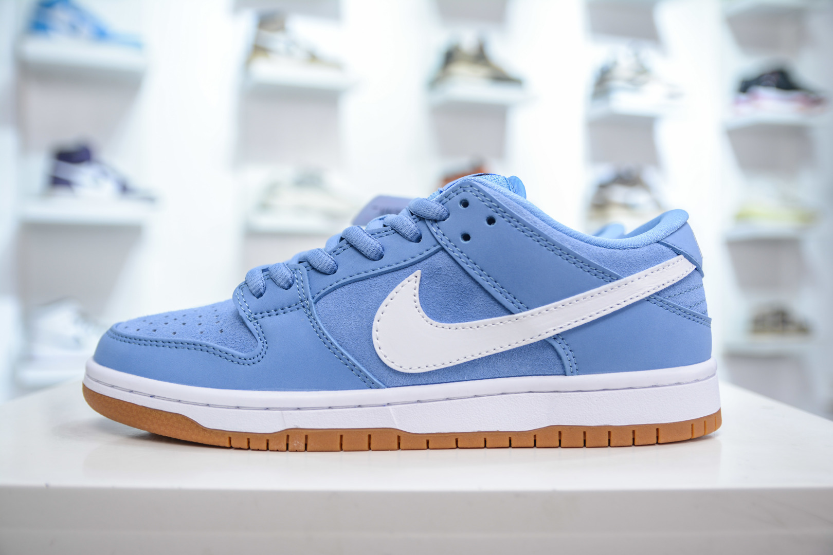 220  NIKE SB Dunk Low Pro ISO ”University Blue” 白蓝生胶  FJ1674-401
