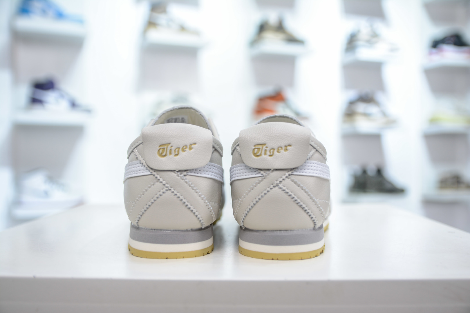 160  Onitsuka Tiger Mexico 66 SD 鬼冢虎 墨西哥升级版系列低帮复古经典虎爪百搭休闲皮革慢跑鞋 1183A872-119
