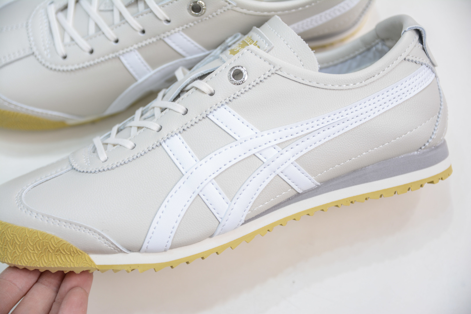160  Onitsuka Tiger Mexico 66 SD 鬼冢虎 墨西哥升级版系列低帮复古经典虎爪百搭休闲皮革慢跑鞋 1183A872-119