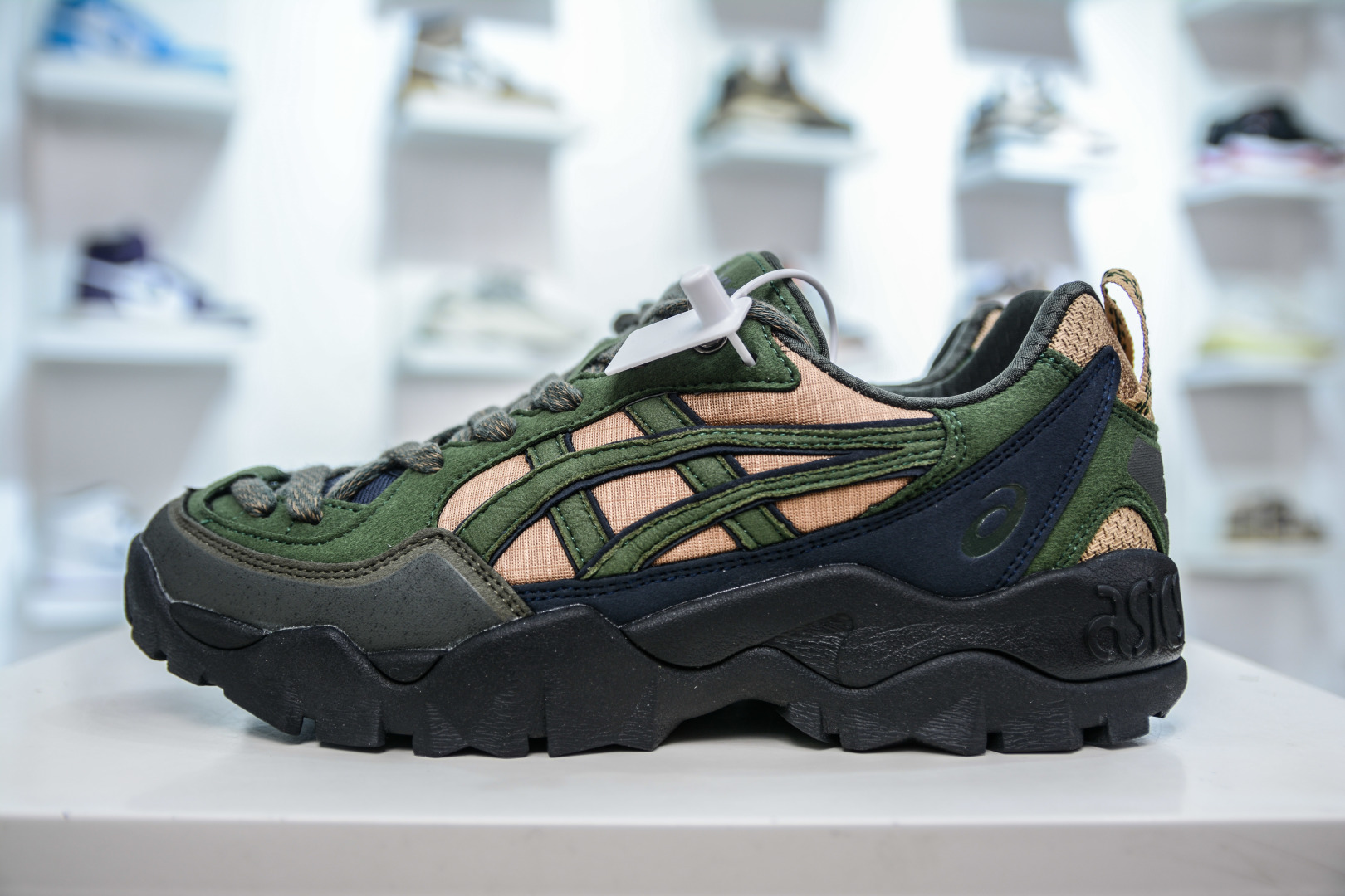 200   Asics GEL-PICKAX 亚瑟士 登山徒步 户外运动平衡减震 抗冲击支撑 防滑耐磨平衡轻便  1203A817-020