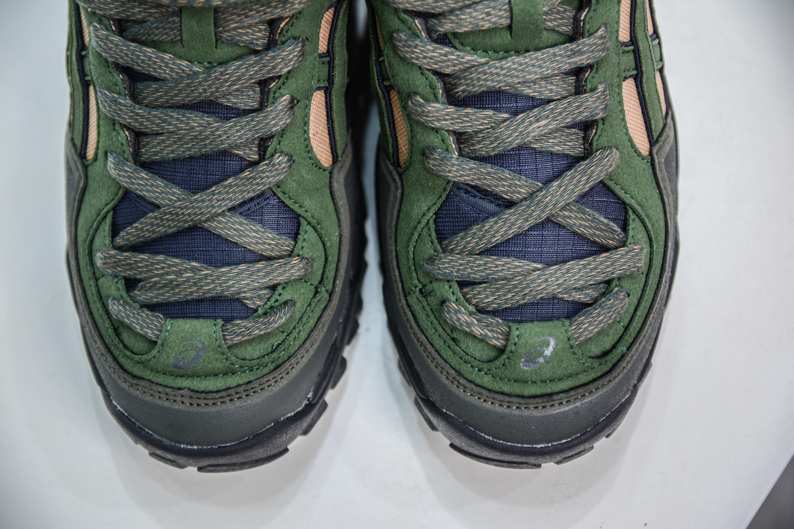 200   Asics GEL-PICKAX 亚瑟士 登山徒步 户外运动平衡减震 抗冲击支撑 防滑耐磨平衡轻便  1203A817-020