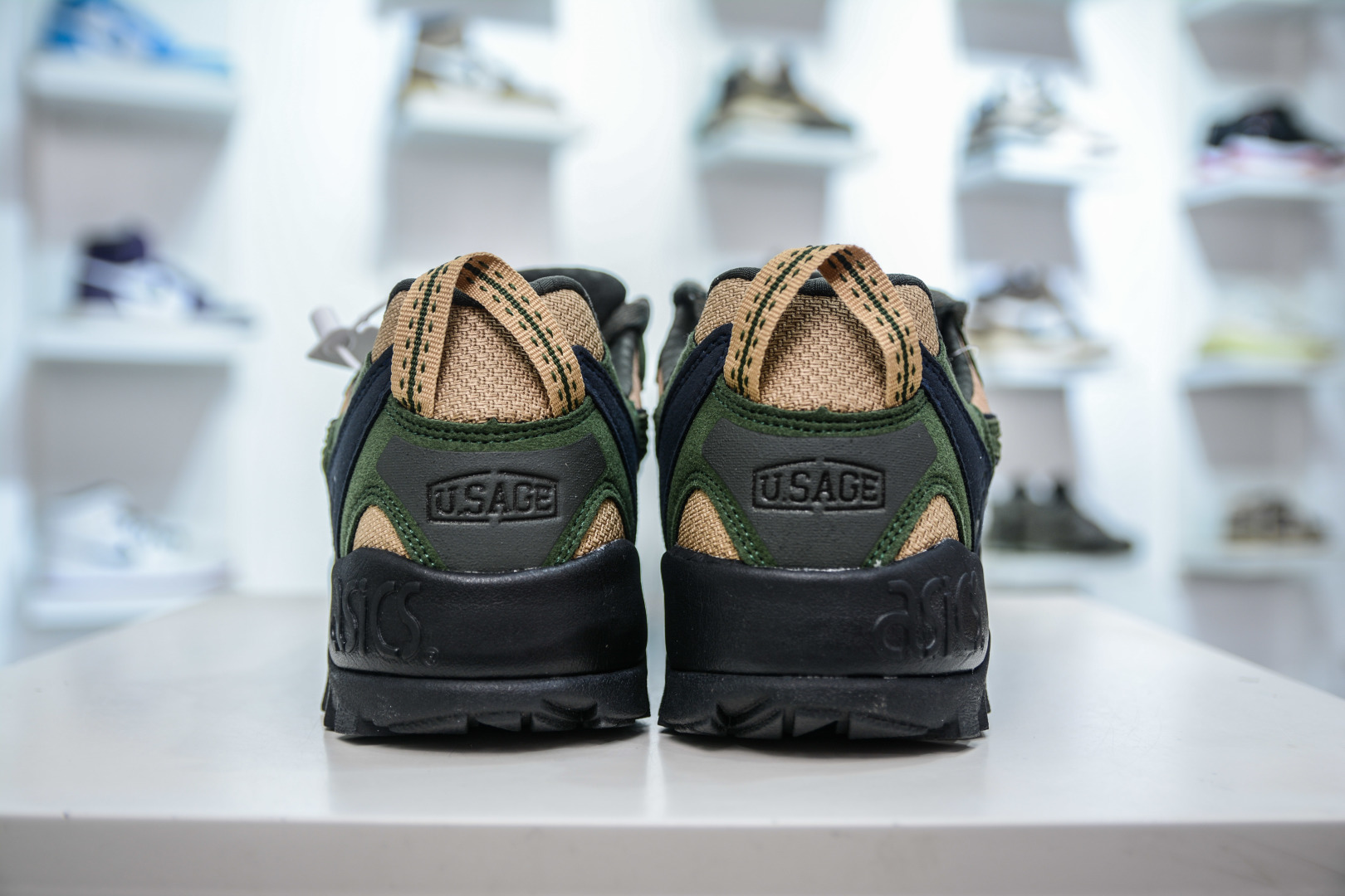 200   Asics GEL-PICKAX 亚瑟士 登山徒步 户外运动平衡减震 抗冲击支撑 防滑耐磨平衡轻便  1203A817-020