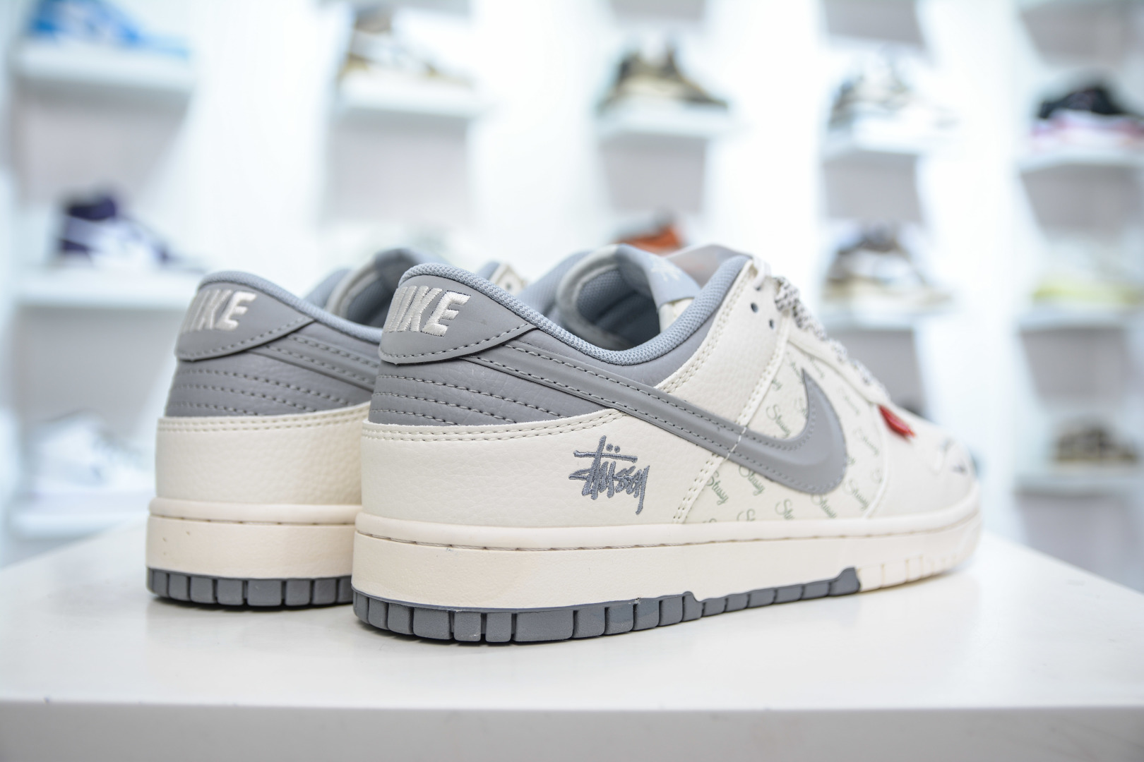 280  Nike SB Dunk Low x Stussy 斯图西联名-白灰立体勾  XS6089-540